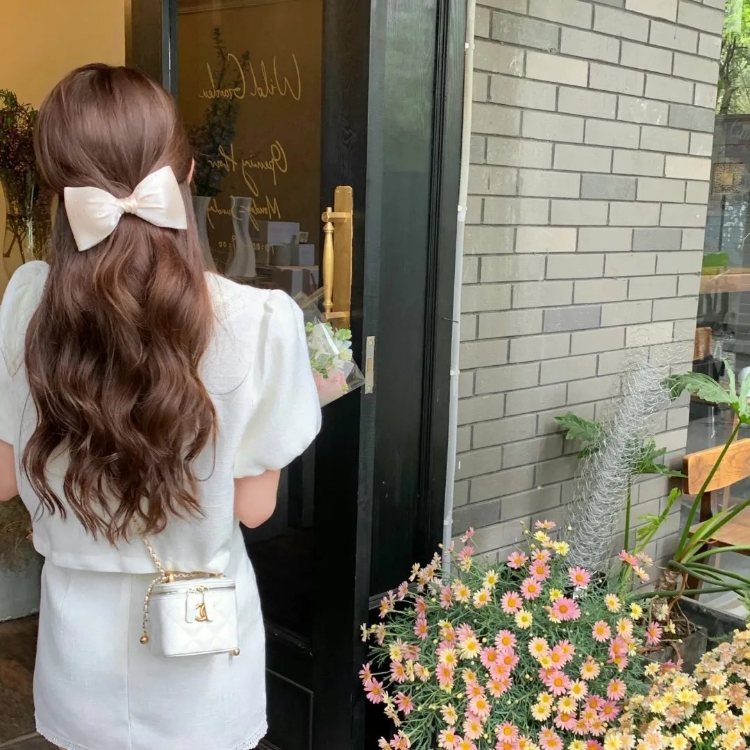 娜迦项链 封面